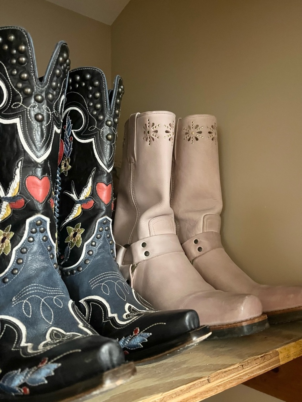 RARE vintage Frye harness pink flower boots